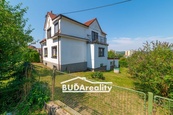 Prodej rodinného domu 249 m2, Zlín - Prštné, žádaná lokalita, možnost i 2 bytů a garáže, cena 9995000 CZK / objekt, nabízí Buďa reality