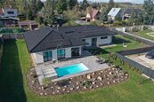 Prodej, rodinný dům, dispozice 4+kk/Garáž, terasa, bazén, pozemek 1690 m2, Na Lukách, Unhošť, cena 23490000 CZK / objekt, nabízí 