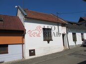 Prodej rodinného domu, okr. Blansko, + zahrada + 2500m2 orná půda, cena 2000000 CZK / objekt, nabízí LeoReal