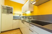 Pronájem, byt 2+kk, 53 m2, Praha, ul. Počátecká, cena 23000 CZK / objekt / měsíc, nabízí LeoReal