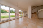½ rodinného domu o dispozici 5+kk, 150 m2 + zahrada + 2 parkovací stání, cena 15990000 CZK / objekt, nabízí LeoReal