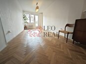 Pronájem bytu 2+1, 51 m2 + balkon - klidné místo u univerzity, cena 24500 CZK / objekt / měsíc, nabízí LeoReal