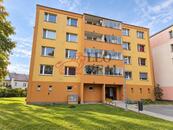 Zrekonstruovaný byt 2+kk se zasklenou lodžií a klimatizací - 38 m2, cena 12500 CZK / objekt / měsíc, nabízí 