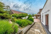 Prodej výjimečného rodinného domu 13 + 2k + 4k, 2 terasy/, hospodářská budova, užitná plocha 663 m2 s celkovým pozemkem 4988 m2 v obci Mirotín - Mnich.