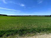 Zemedělské pozemky o výměře 40119 m2 kolem osady Brabec u Nové Včelnice.