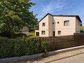 Prodej rodinného domu 7+KK se zastřešenou terasou, garáží a pozemkem 1 086 m2 - Kunžak, okres Jindřichův Hradec, cena 5960000 CZK / objekt, nabízí CENTURY 21 Corleon