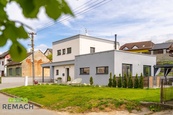 Prodej, rodinný dům 4+kk, pozemek 1050 m2, Pohořelice, cena 11900000 CZK / objekt, nabízí Remach