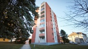Pronájem cihlového bytu 2+1 s lodžií, Třebíč - Borovina, cena 12500 CZK / objekt / měsíc, nabízí 