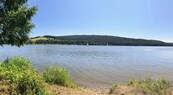 Exkluzivní stavební pozemek přímo u břehu Lipna 2107m2 - Frýdava