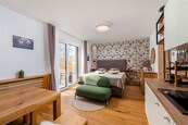 Apartmán 1+kk se zahradou a výhledem na vodu - KORZO LIPNO, cena 5850000 CZK / objekt, nabízí 