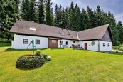 Luxusní dům se dvěma apartmány a rozsáhlými pozemky uprostřed přírody - Vřesná, cena 17900000 CZK / objekt, nabízí 