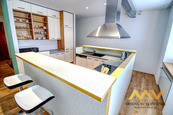 Pronájem nadstandardního bytu 2+kk, 98 m2 v centru Hradce Králové., cena 23000 CZK / objekt / měsíc, nabízí