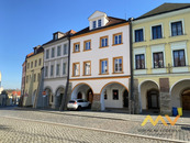 Pronájem nadstandardního bytu 2+kk, 98 m2 s balkonem, Hradec Králové - centrum., cena 23000 CZK / objekt / měsíc, nabízí