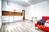 Pronájem bytu 1+kk, 31 m2, Pardubice - ul. K Višňovce., cena 12000 CZK / objekt / měsíc, nabízí 