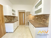 Pronájem bytu 2+kk, 41 m2 se zahradou a parkováním - Jaroměř, ul. Královédvorská., cena 10000 CZK / objekt / měsíc, nabízí Miroslav Vodehnal, Realitní kancelář