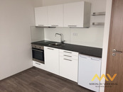 Pronájem rekonstruovaného bytu 1+kk, 30 m2, Hradec Králové - tř. Edvarda Beneše.