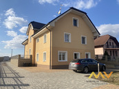 Pronájem luxusního mezonetového bytu 4+kk s ateliérem, 115 m2, Lochenice (u Hradce Králové).