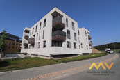 Pronájem moderního bytu 2+kk s lodžií a parkovacím stáním, 62 m2 - Hradec Králové, Třebeš., cena 19000 CZK / objekt / měsíc, nabízí 