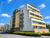 Prodej bytu 3+kk, 78 m2 s balkonem a krytým garážovým stáním, Hradec Králové - ul. Labská louka.