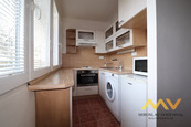 Pronájem rekonstruovaného bytu 1+kk, 30 m2, Hradec Králové - ul. Severní., cena 13500 CZK / objekt / měsíc, nabízí 