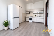 Pronájem prostorného bytu 3+1 s lodžií, 98 m2 - Hradec Králové, centrum.