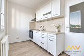 Pronájem bytu 1+1, 38 m2 s lodžií na mezipatře - Hradec Králové, ul. Štefánikova.