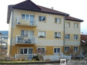 Lukrativní adresa Na Stážišti, 3+1 62 m2, balkon, garáž. stání, Kadaň, cena 2795000 CZK / objekt, nabízí 