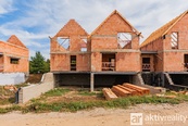 Prodej novostavby rodinného domu s užitnou plochou 149 m2, s dispozicí 5+kk, technická místnost, prádelna, 2 krytá parkovací stání, soukromá zahrada, Lužec nad Vltavou, cena 9926000 CZK / objekt, nabízí