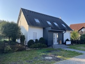 Prodej, Domy na klíč, 166m2, na pozemku o výměře 654 m2 včetně příjezdové cesty, v obci Tursko nedaleko Prahy.