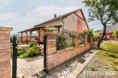 Prodej rodinného domu 5+kk se zahradou a terasou, Blučina - 15 min od Brna, cena 14490000 CZK / objekt, nabízí 
