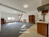 Pronájem bytu 3+1 87 m2 v RD, Opava - Jaktař, cena 19000 CZK / objekt / měsíc, nabízí 