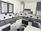 Pronájem bytu 3+1, 67m2, balkon, ul. Komenského-Hučín, cena 12900 CZK / objekt / měsíc, nabízí 