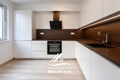 Pronájem bytu 2+1, Ostrava - Poruba ul. Podroužková, cena 14900 CZK / objekt / měsíc, nabízí Real Reality Klíč