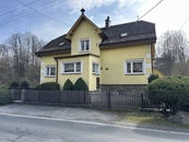 Prodej rodinného domu 4+1, se zahradou 2415m2, v obci Tomíkovice., cena 3690000 CZK / objekt, nabízí COREACT reality s.r.o.