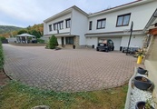 Dvougenerační dům 2+1, 4+1, pozemek 1242 m2, garáž, bazén, K Vodopádům, Srbsko u Karlštejna, cena 18500000 CZK / objekt, nabízí 