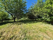 Prodej prostorné zahrady v obci Omice - 1271 m2, ovocné stromy, krásný výhled a naprostý klid, cena 1100000 CZK / objekt, nabízí 