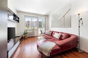Krásný byt 2+1 se zasklenou lodžií v žádané lokalitě Ostrava - Poruba, cena 3475000 CZK / objekt, nabízí