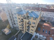 Exkluzivní Apartmán 6+1 na prodej s Balkonem a Terasou, Vynikající Stav a Panoramatický Výhled, Palackého třída, Královo Pole, Brno, Ihned K Dispozici, cena cena v RK, nabízí CENTURY 21 All Inclusive Estates