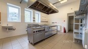 Pronájem velkokapacitní kuchyně se skladovacími prostory, cena 8400 CZK / objekt / měsíc, nabízí 
