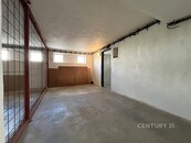 Pronájem parkovací stání 13 m2 se skladovým prostorem Brno - Řečkovice, ul. Uprkova, cena 3000 CZK / objekt / měsíc, nabízí 
