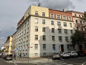 Pronájem útulného bytu 2+kk, 48 m2, Velehradská ul., Praha 3 - Vinohrady, cena 23000 CZK / objekt / měsíc, nabízí Kašpar Nemovitosti, s.r.o.