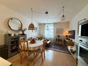 Pronájem útulného bytu 2+kk, 48 m2, Velehradská ul., Praha 3 - Vinohrady, cena 22000 CZK / objekt / měsíc, nabízí 