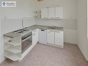 Pronájem bytu 3+1 s balkonem na Slovanech, cena 15500 CZK / objekt / měsíc, nabízí 