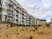 Prodej bytu 3+kk s balkonem, zimní zahradou a parkováním, cena 8000000 CZK / objekt, nabízí