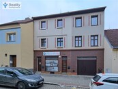 Pronájem kanceláří v centru Přeštic, cena 9000 CZK / objekt / měsíc, nabízí 