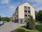 Pronájem 3+kk s balkonem, parkovacím stáním a další garáží, cena 20500 CZK / objekt / měsíc, nabízí 