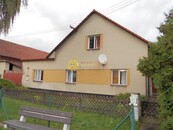 Pronájem staršího RD 4+1 s velikou zahradou u Vysokého Mýta, cena 15000 CZK / objekt / měsíc, nabízí