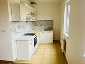 Pronájem 2+kk s terasou a parkovacím místem, cena 18500 CZK / objekt / měsíc, nabízí 