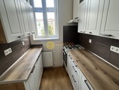 Pronájem bytu 3+kk v centru HK, garáž, cena 18500 CZK / objekt / měsíc, nabízí 