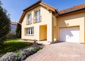 Pronájem rodinného domu 5+kk, Meduňková, Kolovraty, 47500 Kč/měs, 150 m2, cena 47500 CZK / objekt / měsíc, nabízí